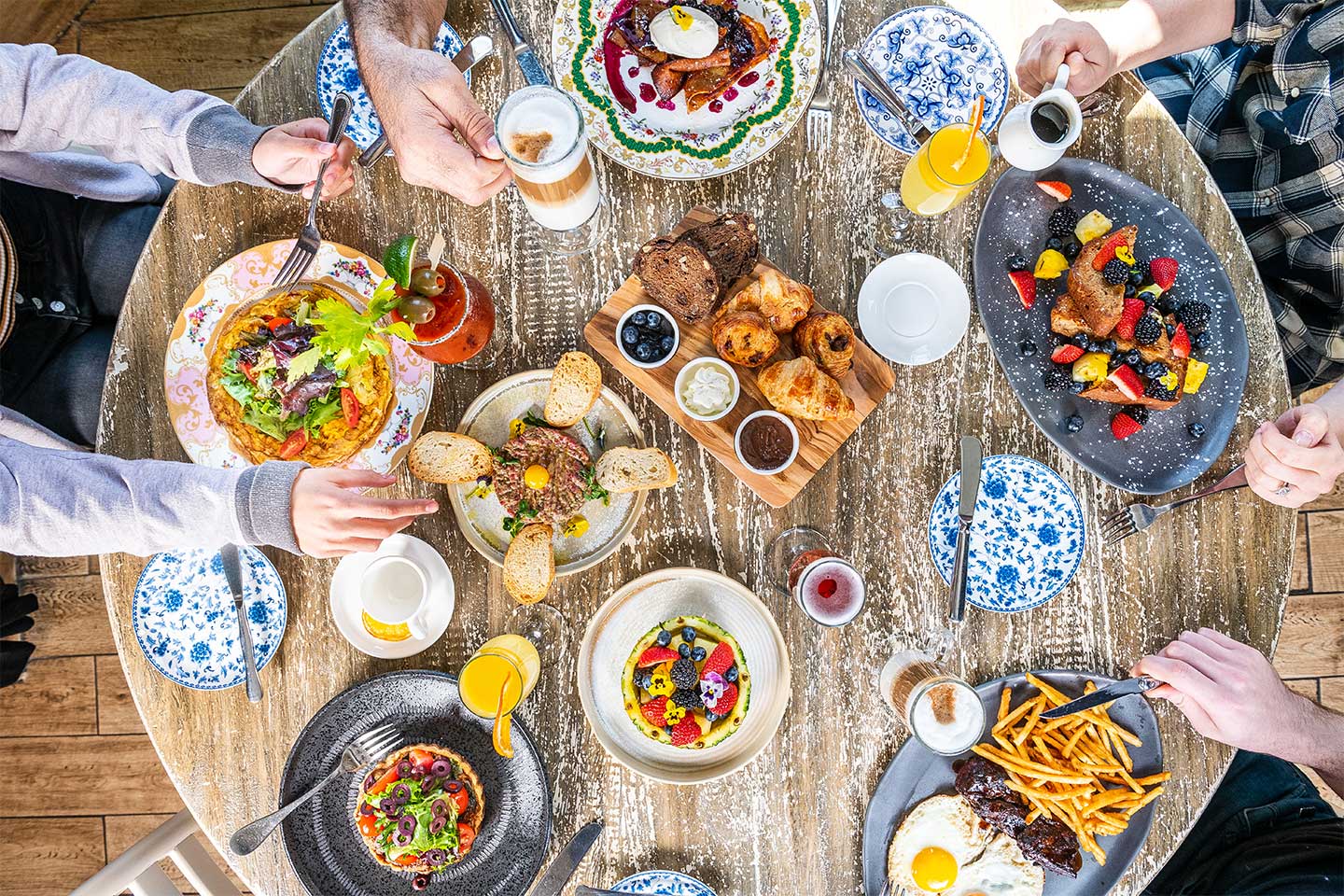 Brunch with Bottomless Mimosa